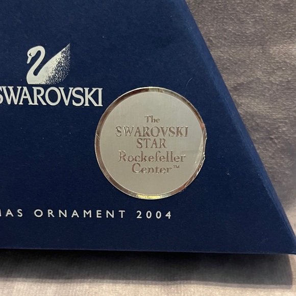 Swarovski Star Rockefeller Center Annual Christmas Ornament 2004 - Picture 7 of 8
